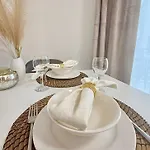 Local-lux G3 - Private Parking & Balcony * Kecskemét