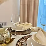 Local-lux G3 - Private Parking & Balcony Kecskemét