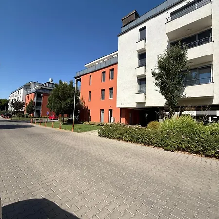 Local-lux G3 - Private Parking & Balcony * Kecskemét