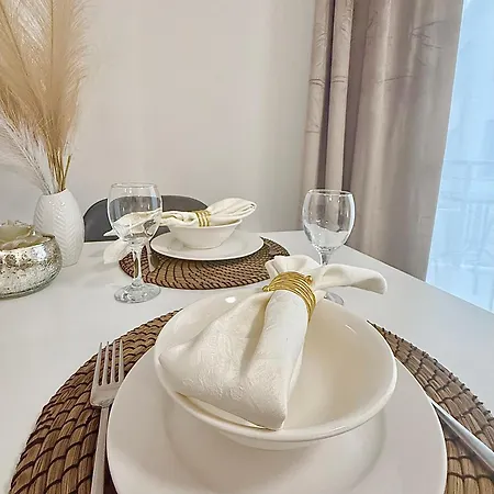 Local-lux G3 - Private Parking & Balcony * Kecskemét