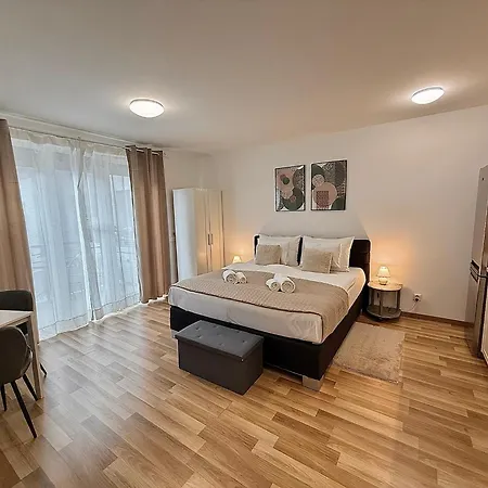 Lägenhet Local-lux G3 - Private Parking & Balcony Kecskemét