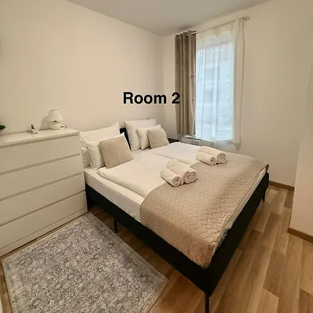Local-lux G3 - Private Parking & Balcony Kecskemét