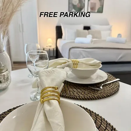 Local-lux G3 - Private Parking & Balcony