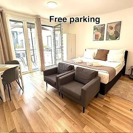 Local-lux G3 - Private Parking & Balcony