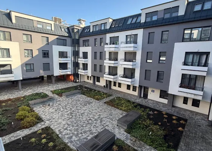 Lägenhet Local-lux G3 - Private Parking & Balcony