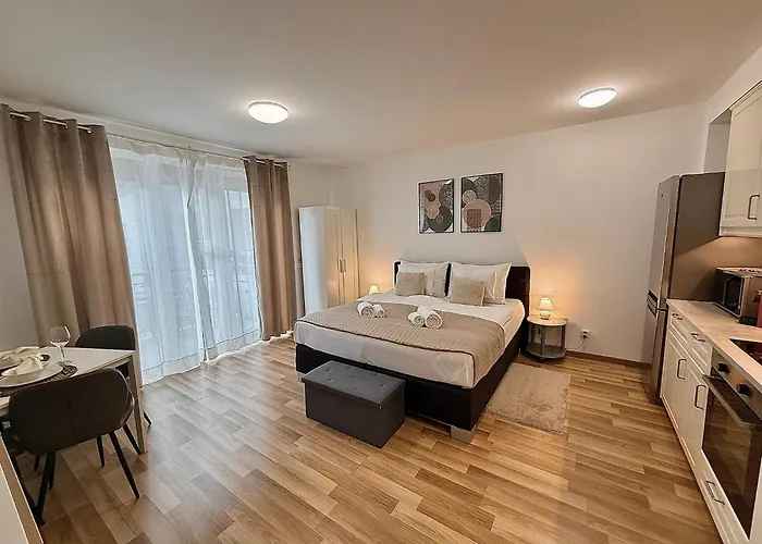 Lägenhet Local-lux G3 - Private Parking & Balcony Kecskemét