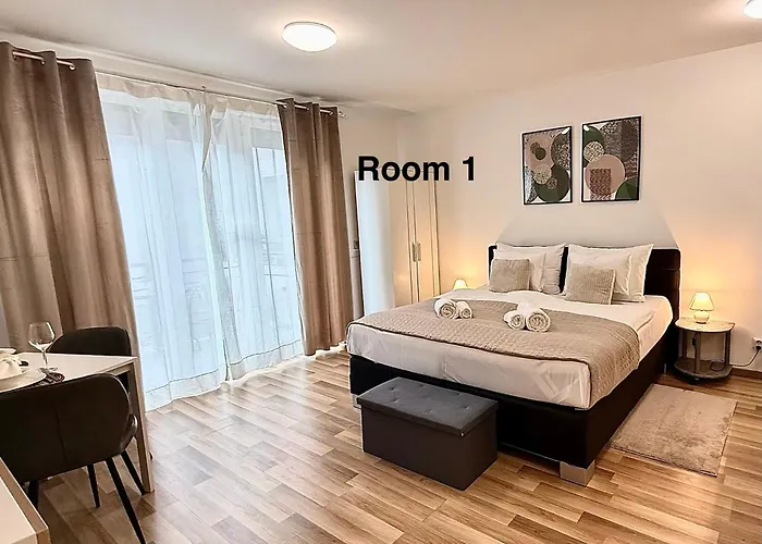 Lägenhet Local-lux G3 - Private Parking & Balcony *