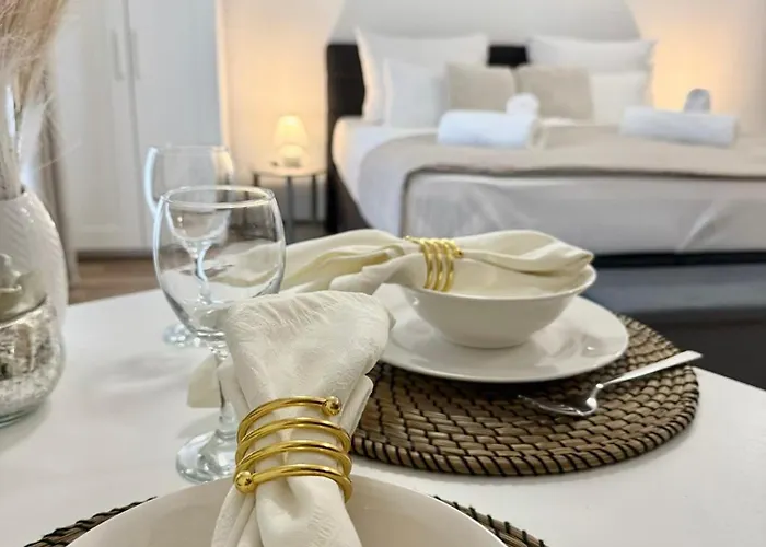 Local-lux G3 - Private Parking & Balcony